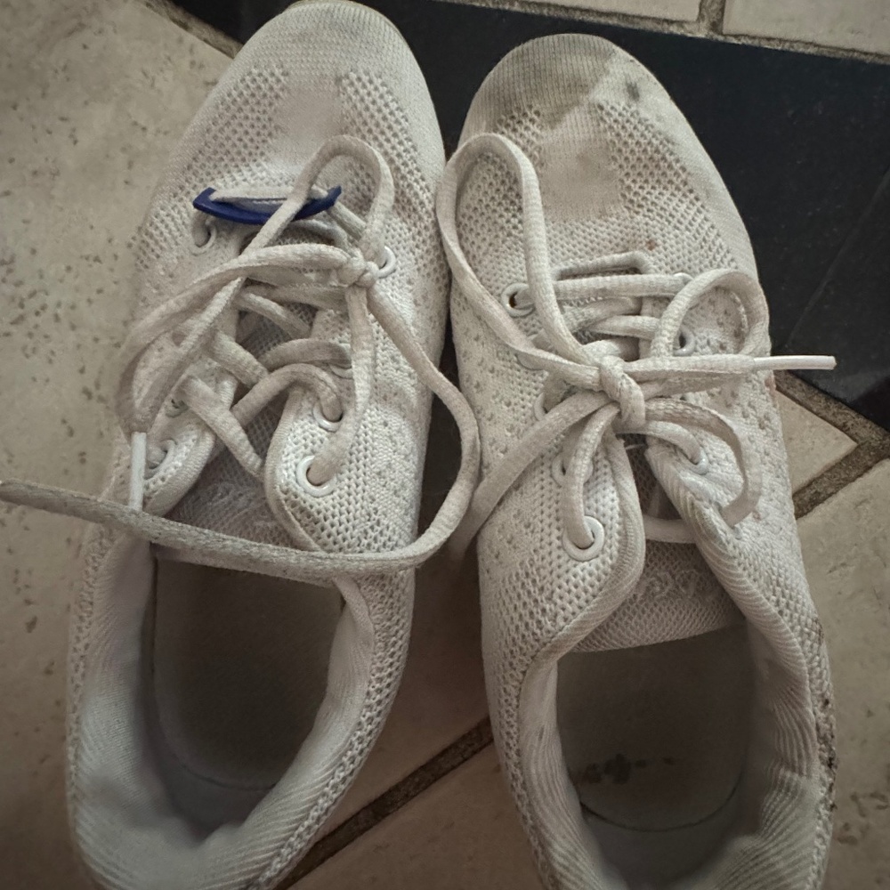 girls size 34 cheer shoes